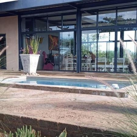 Hackberry House Black Thorn Cottage, Off Grid Khemsbok Екстер'єр фото