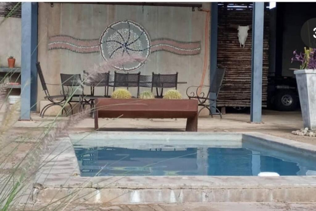 Hackberry House Black Thorn Cottage, Off Grid Khemsbok Екстер'єр фото